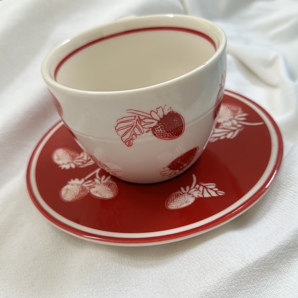 2007 Starbucks Coffee Company Mug (Fresh Strawberries) - Picture 2 of 7